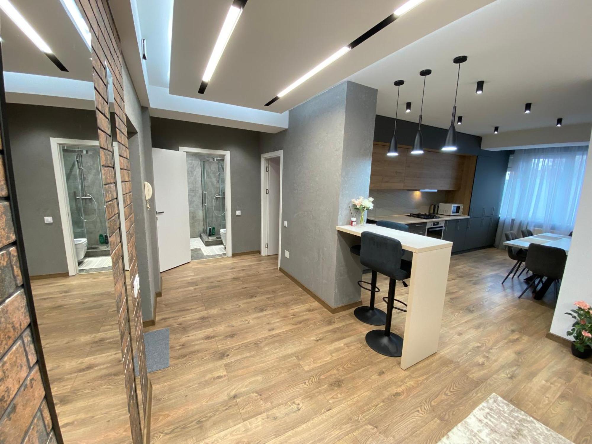 Rentnow Large And Cozy Apartment In The Center, Parking 키시나우 외부 사진