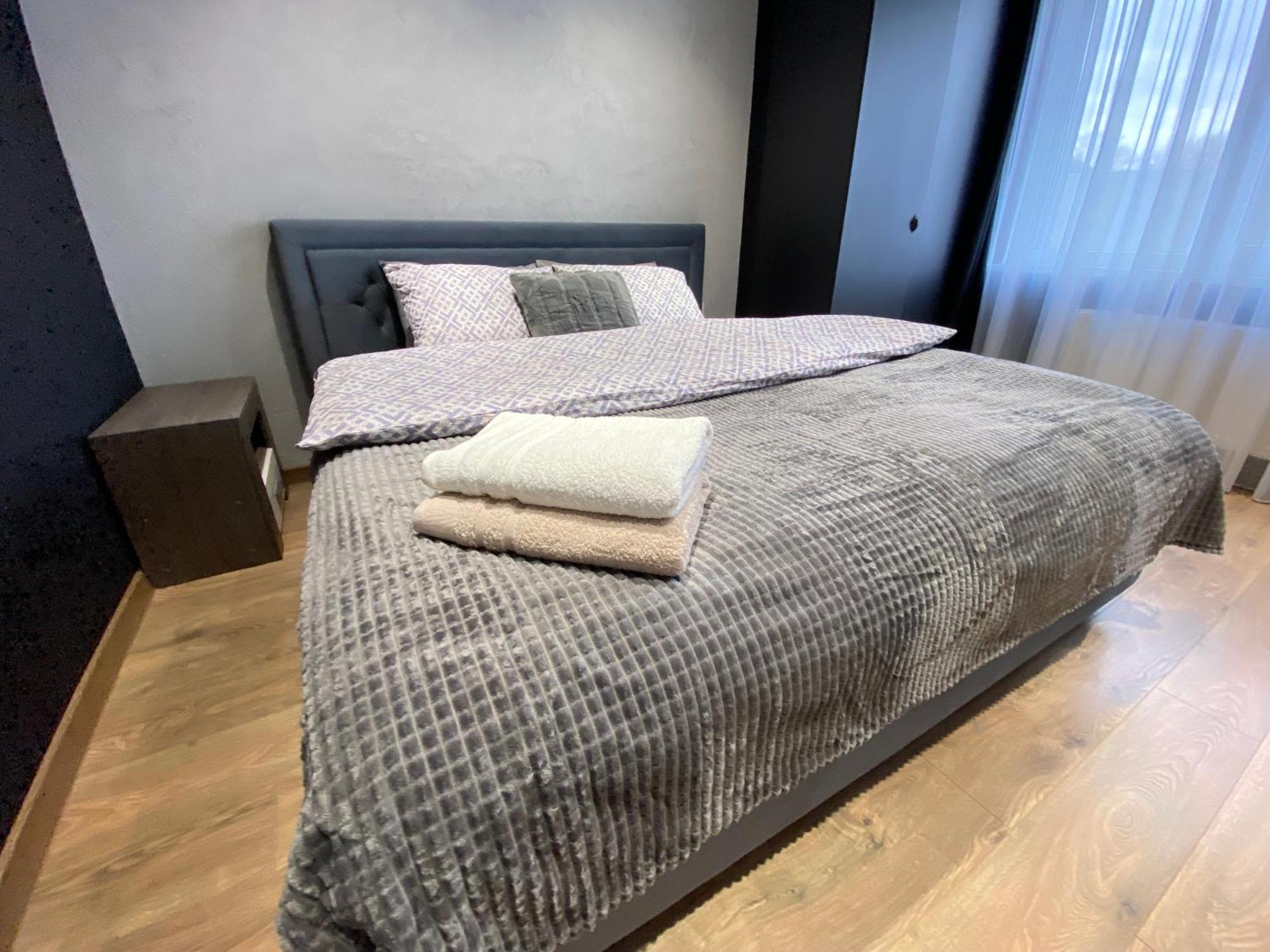 Rentnow Large And Cozy Apartment In The Center, Parking 키시나우 외부 사진