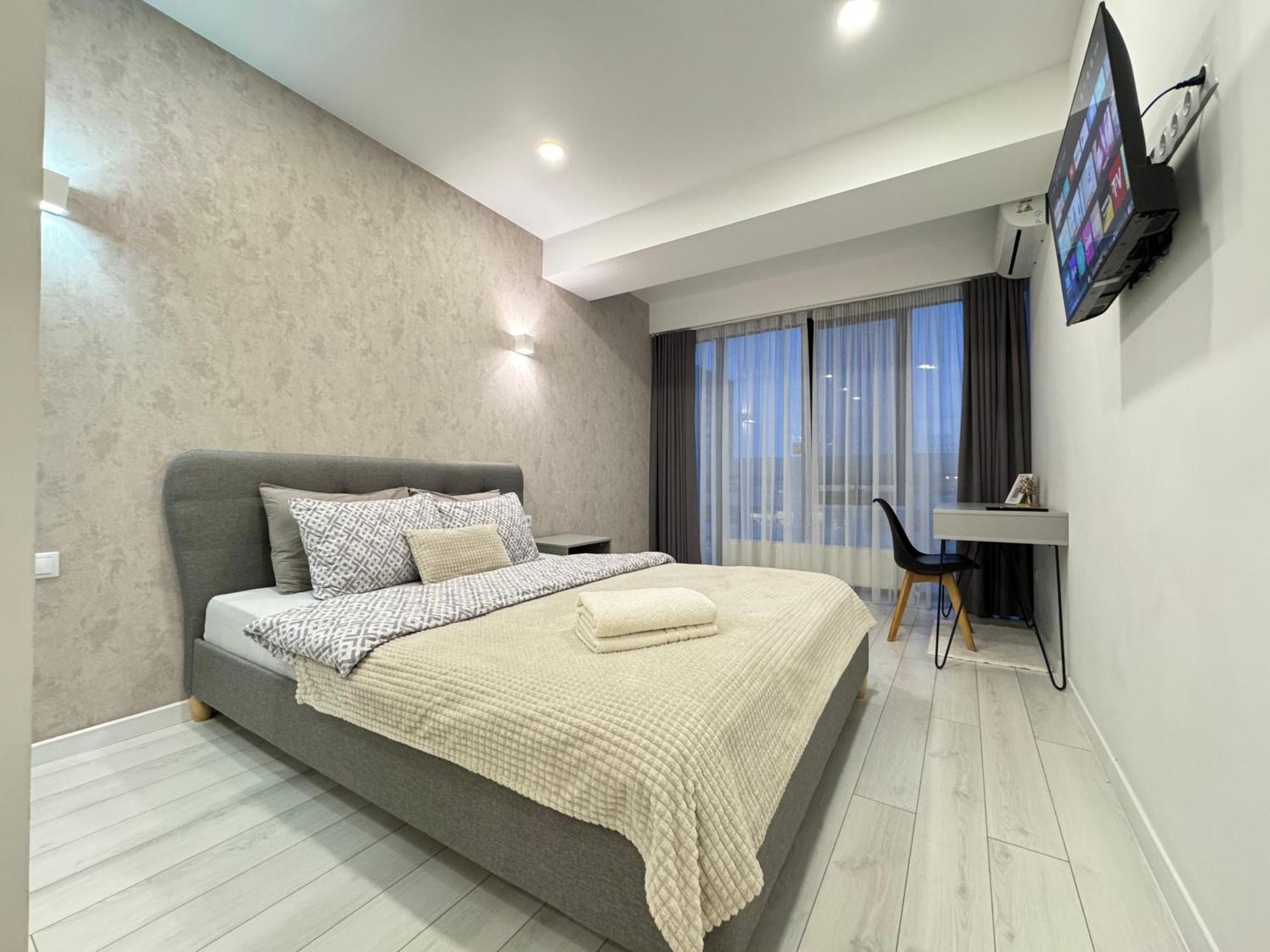 Rentnow Large And Cozy Apartment In The Center, Parking 키시나우 외부 사진