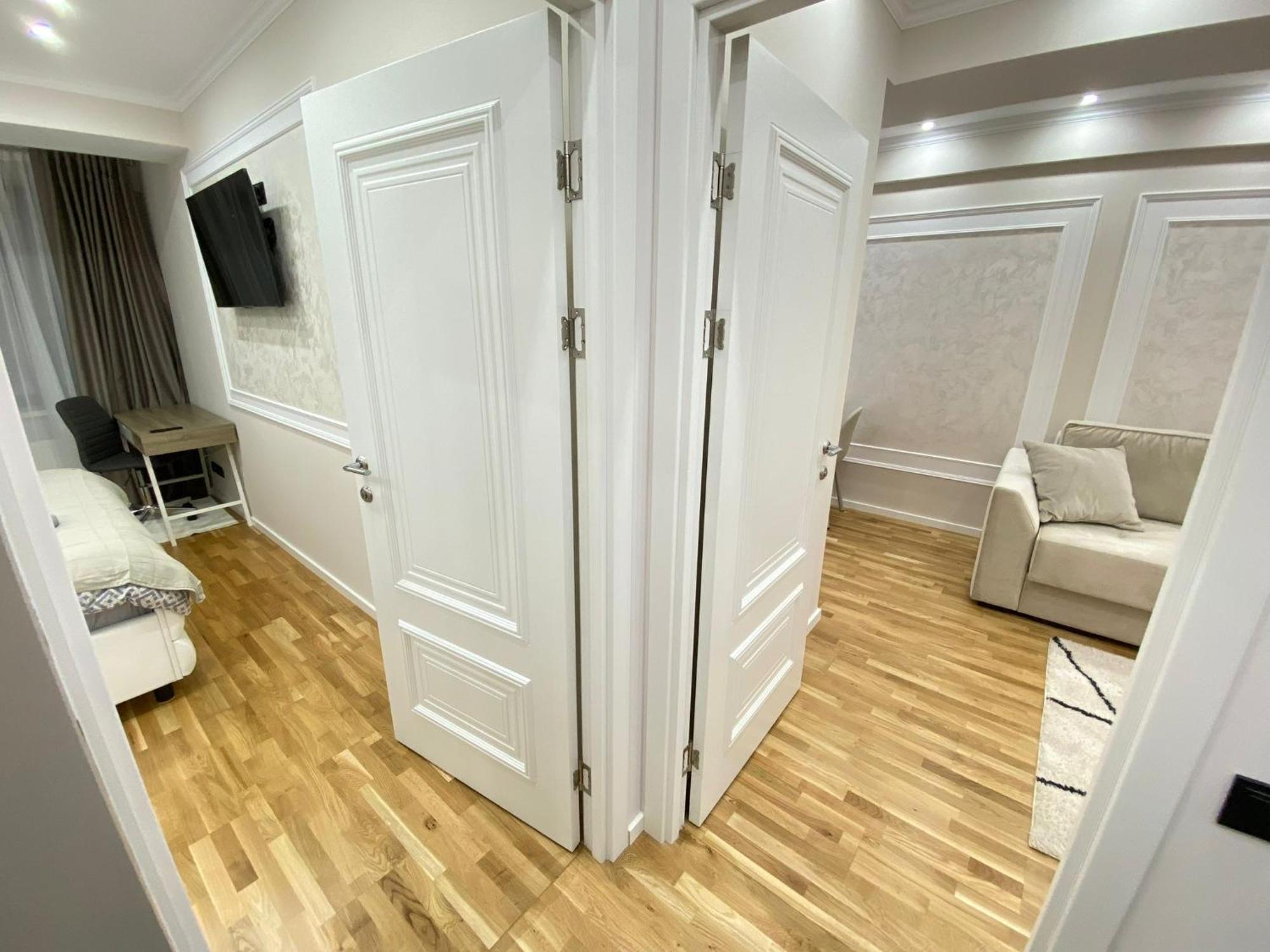 Rentnow Large And Cozy Apartment In The Center, Parking 키시나우 외부 사진