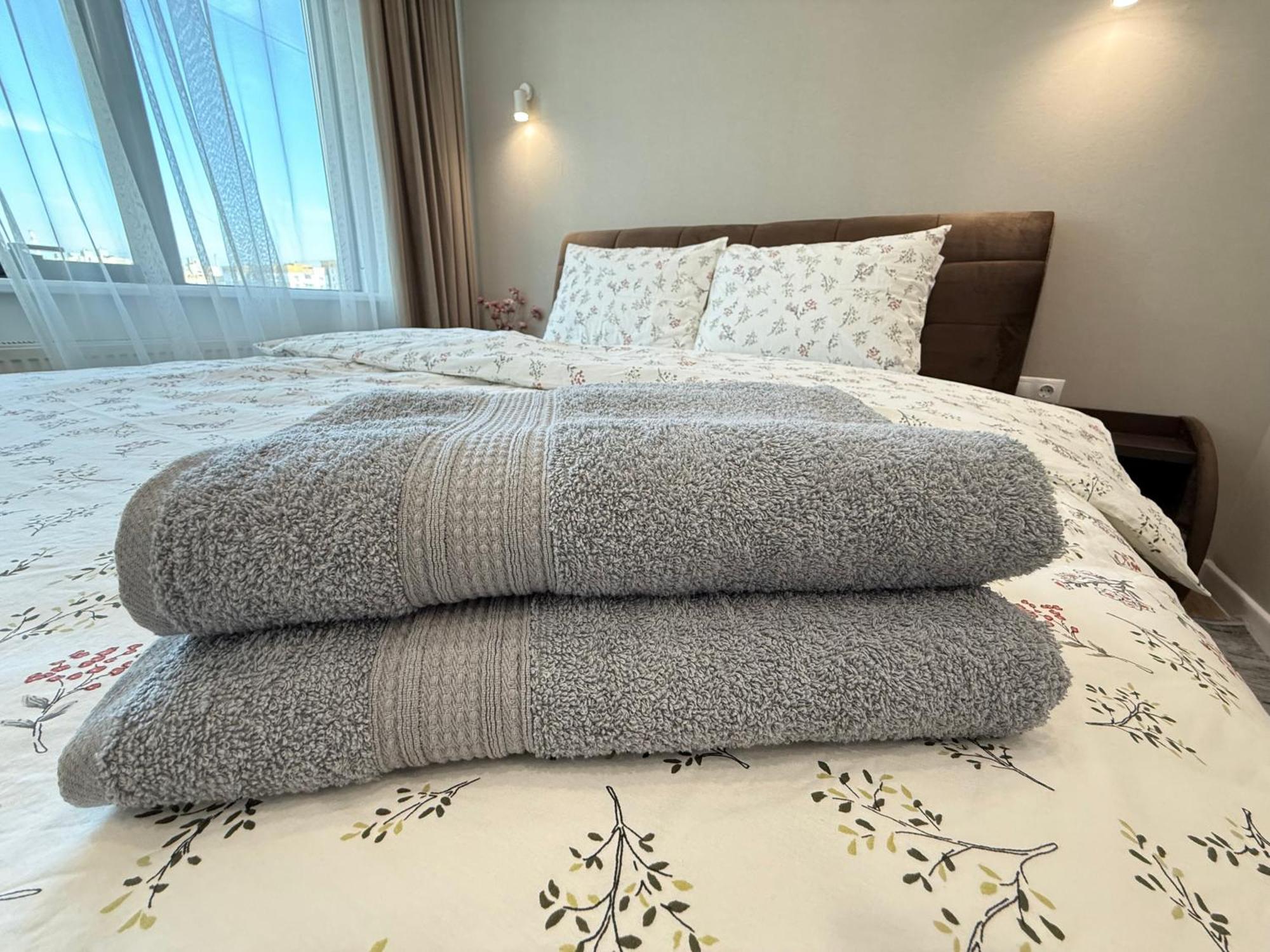 Rentnow Large And Cozy Apartment In The Center, Parking 키시나우 외부 사진