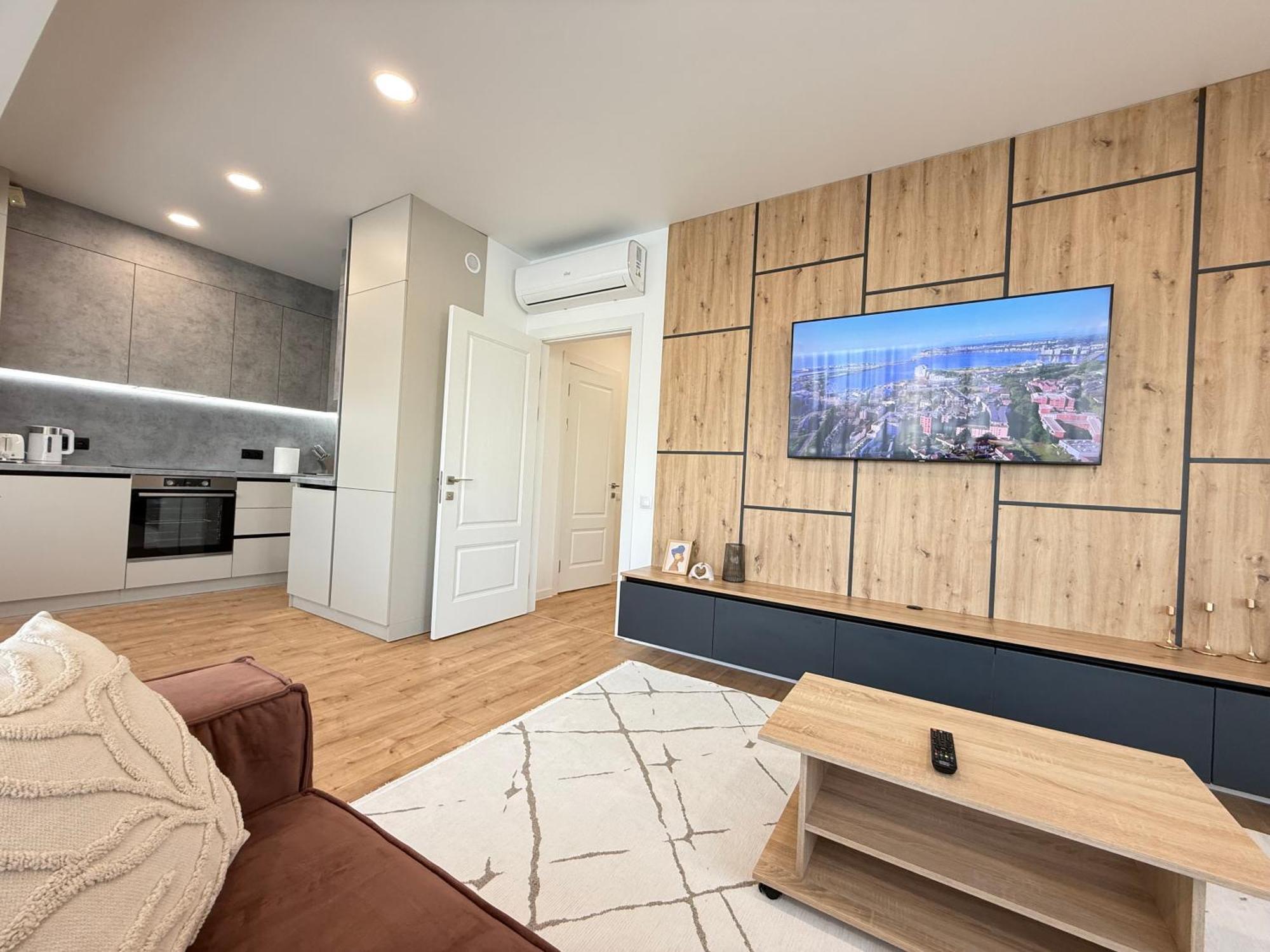 Rentnow Large And Cozy Apartment In The Center, Parking 키시나우 외부 사진