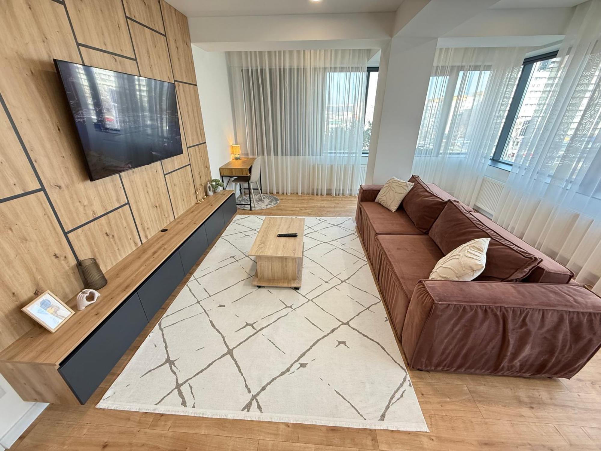 Rentnow Large And Cozy Apartment In The Center, Parking 키시나우 외부 사진