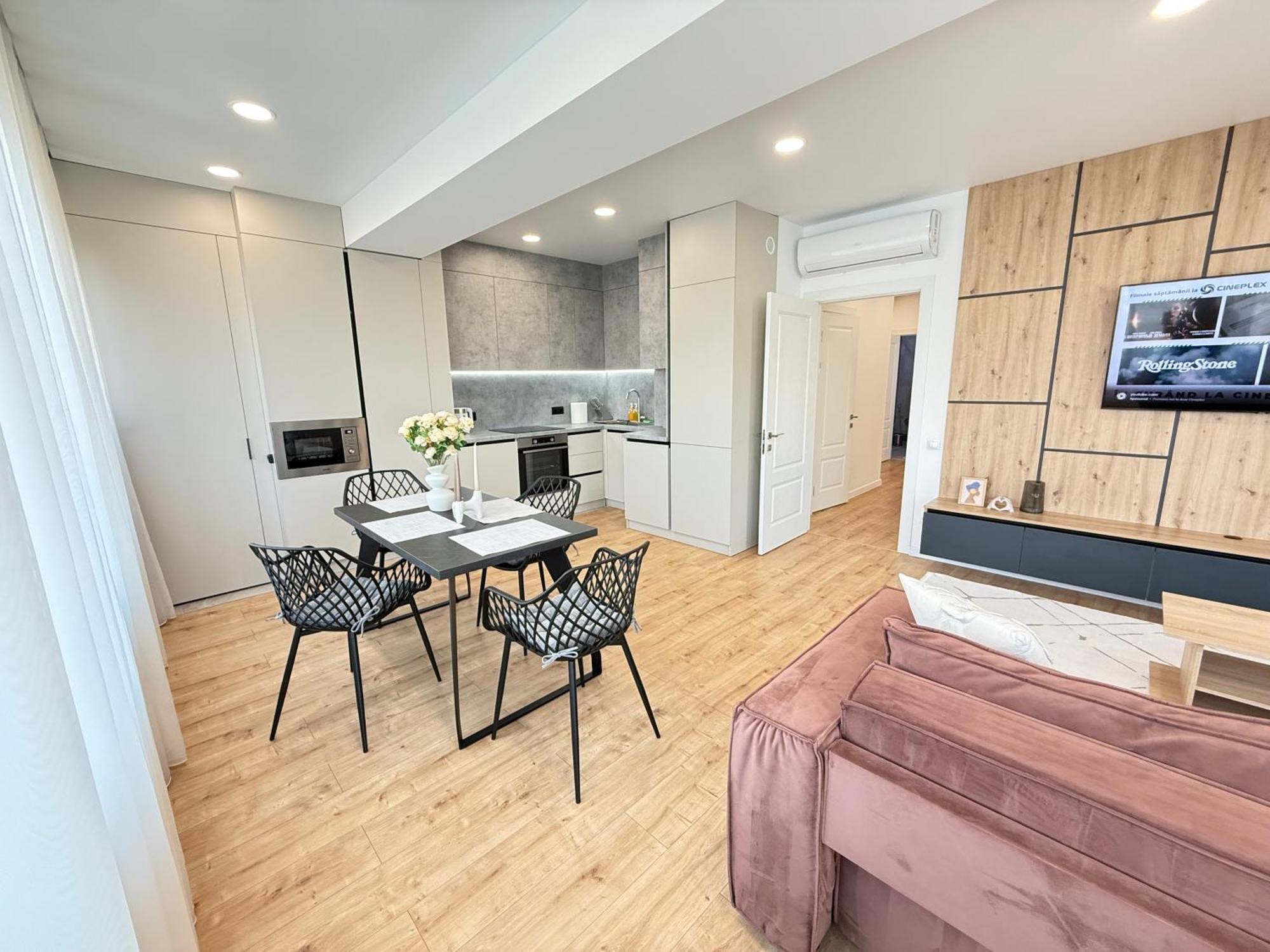 Rentnow Large And Cozy Apartment In The Center, Parking 키시나우 외부 사진
