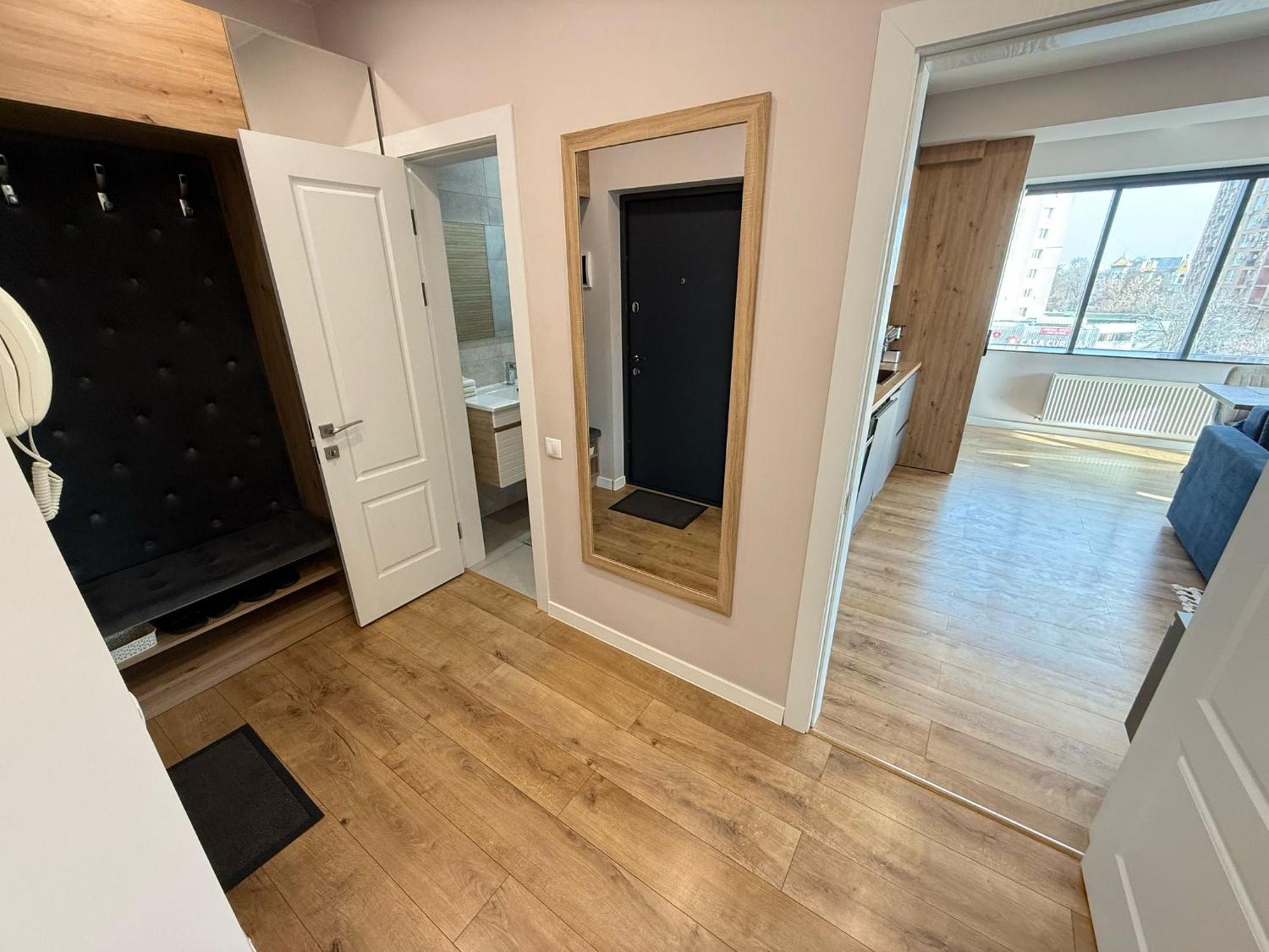 Rentnow Large And Cozy Apartment In The Center, Parking 키시나우 외부 사진