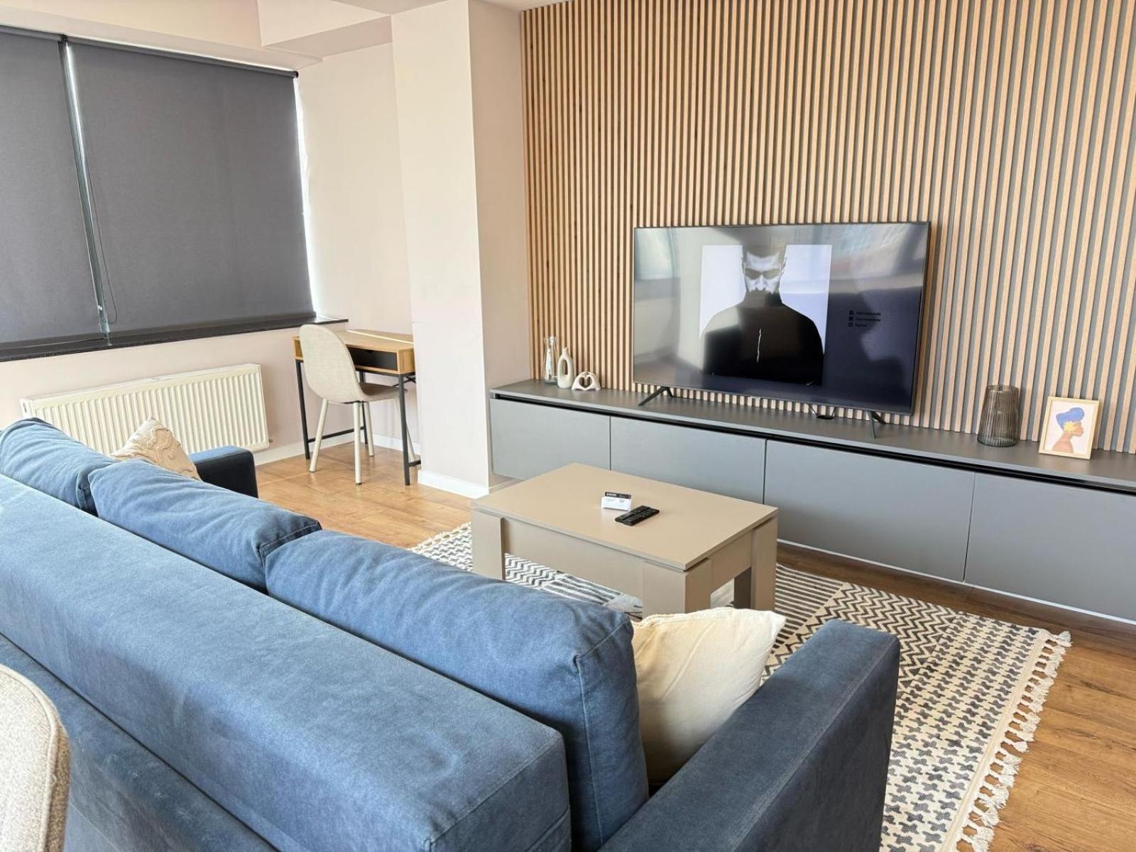 Rentnow Large And Cozy Apartment In The Center, Parking 키시나우 외부 사진
