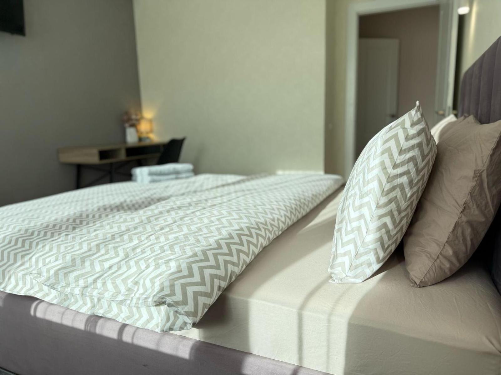 Rentnow Large And Cozy Apartment In The Center, Parking 키시나우 외부 사진