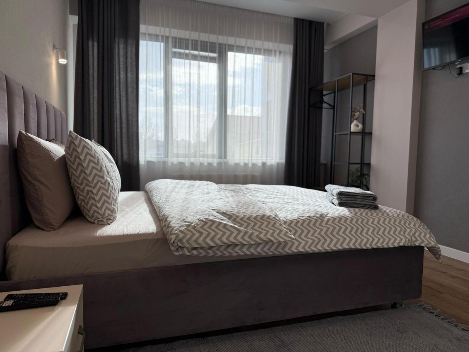 Rentnow Large And Cozy Apartment In The Center, Parking 키시나우 외부 사진
